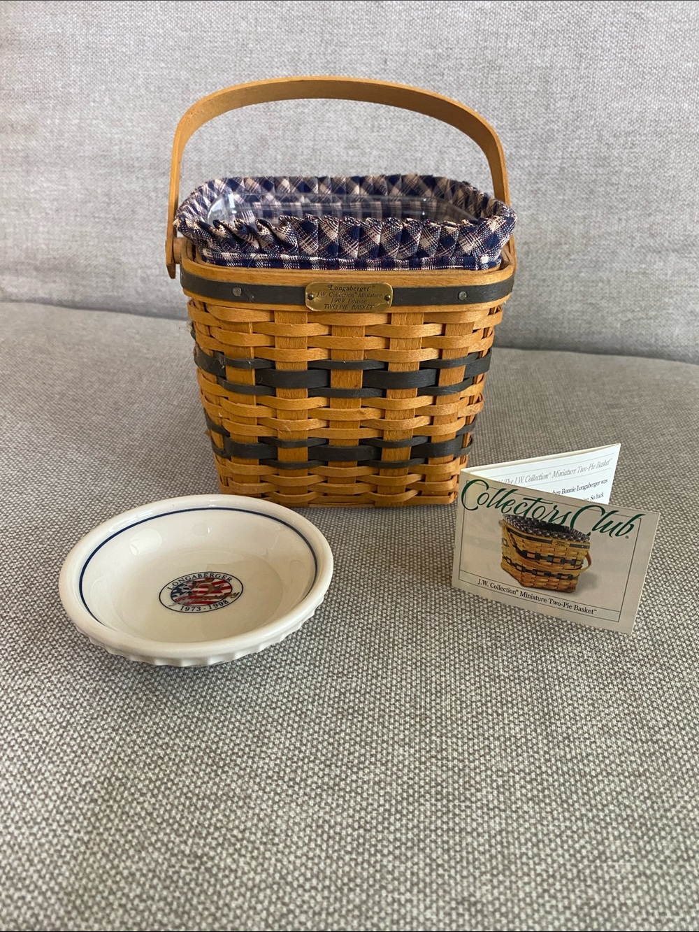 Longaberger 1999 J.W. Collection Miniature Pie Basket